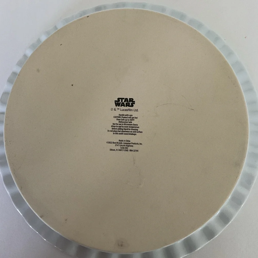 Star Wars White Pumpkin Pie Plate with Baby Yoda and Pumpkins